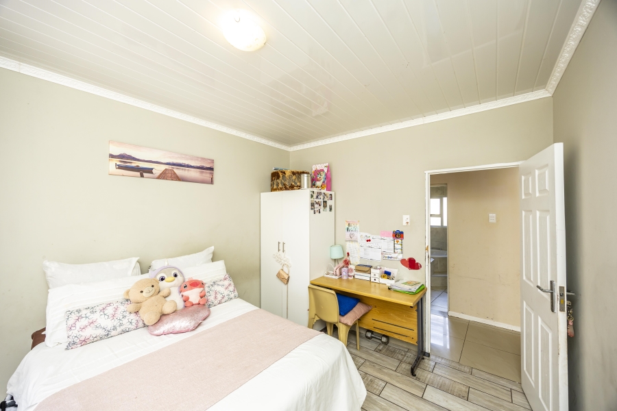 5 Bedroom Property for Sale in Summerpride Eastern Cape